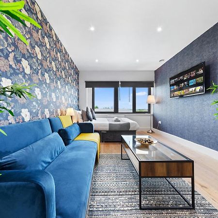Modern One Bedroom Flat - Sleeps 5 -Near Heathrow - London Ub3 Exteriör bild