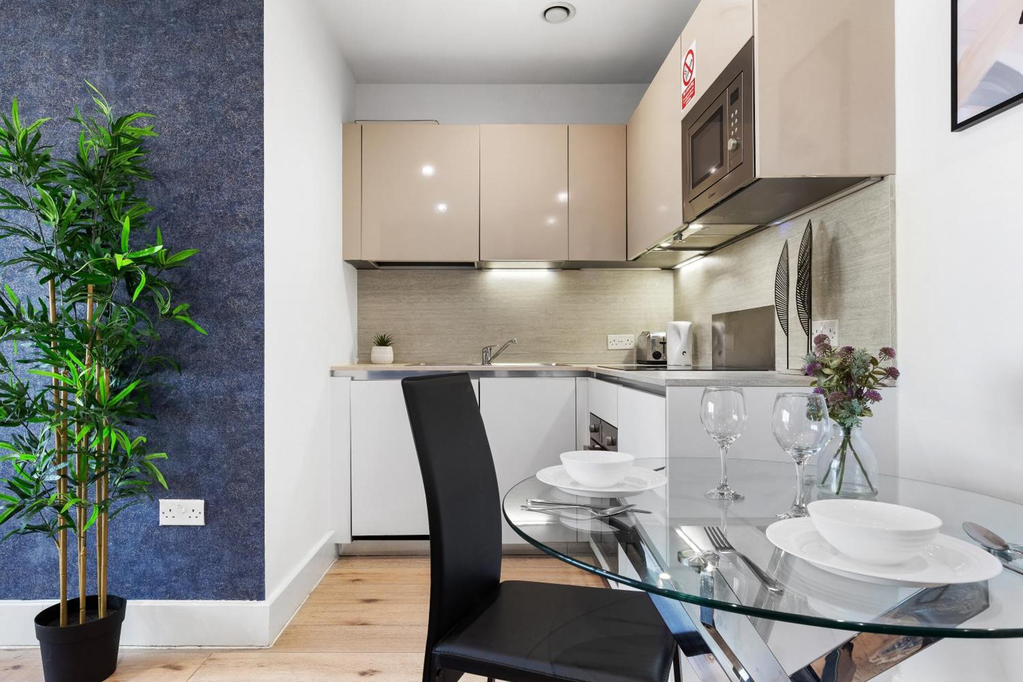 Modern One Bedroom Flat - Sleeps 5 -Near Heathrow - London Ub3 Exteriör bild