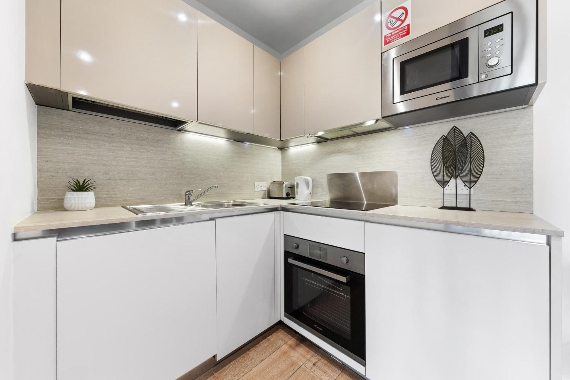 Modern One Bedroom Flat - Sleeps 5 -Near Heathrow - London Ub3 Exteriör bild